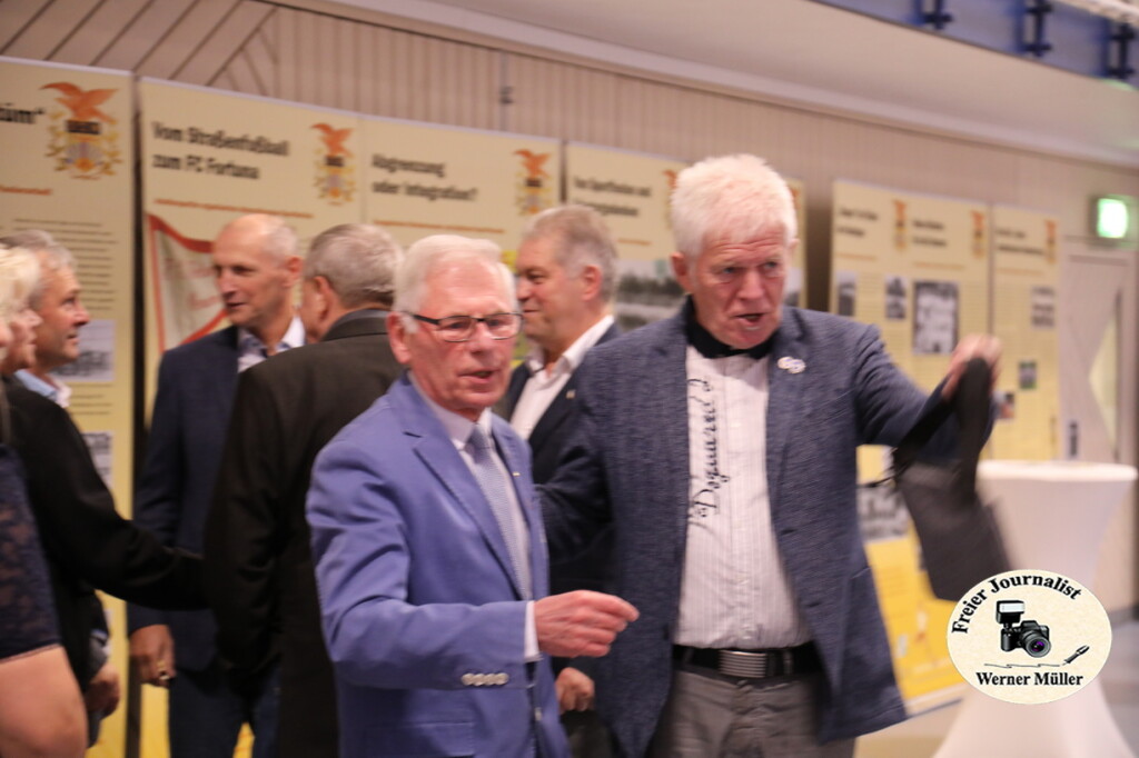 2025-10-18-WEM-38879699ff6f685d54c.jpg