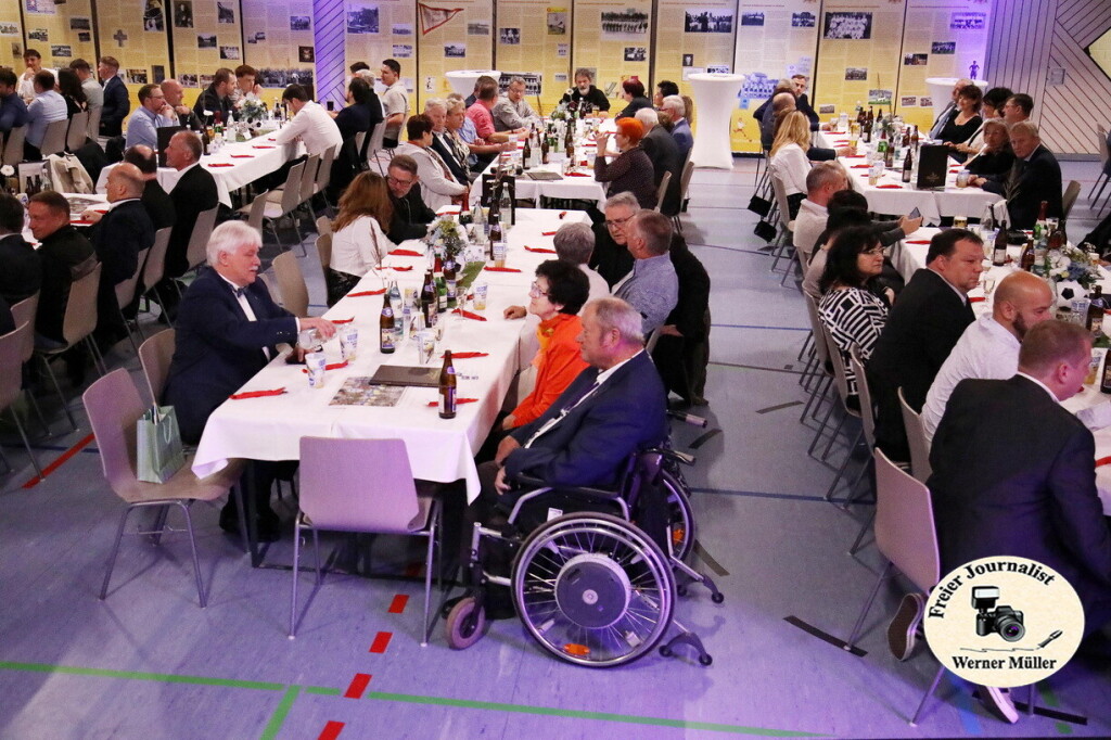 2025-10-18-WEM-421382b71bb71244fab.jpg