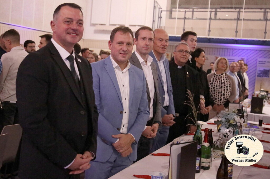 2025-10-18-WEM-440e8819ed5e250c39b.jpg