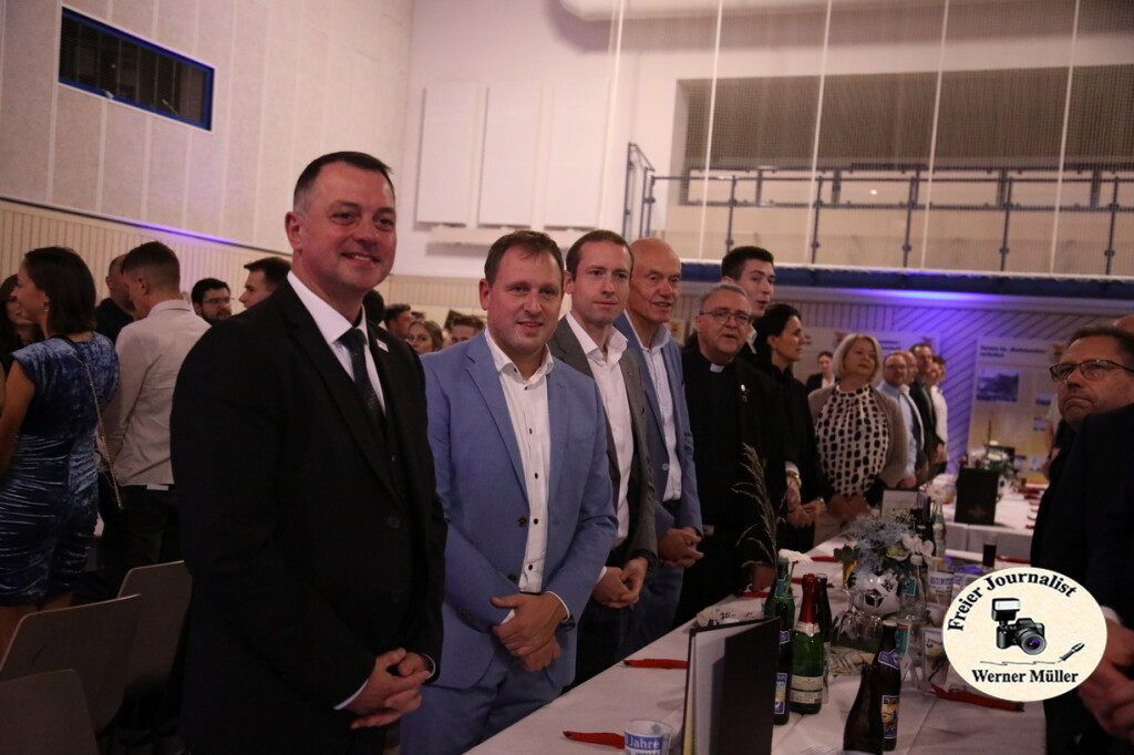 2025-10-18-WEM-44192afac39b76d04cb.jpg