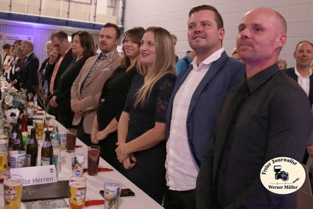 2025-10-18-WEM-4496019939e33d1794a.jpg