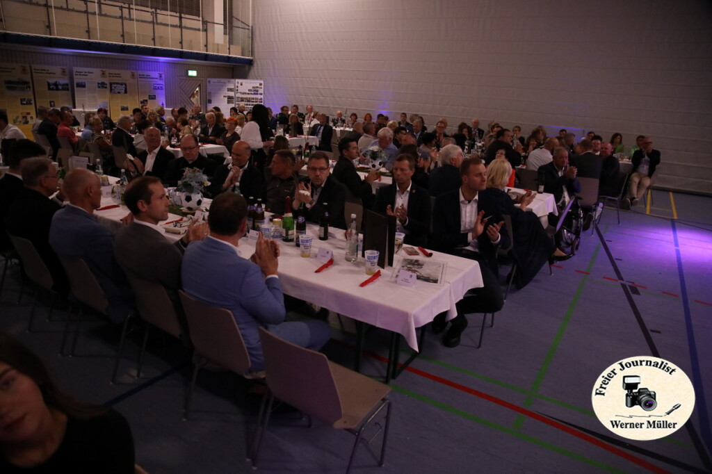 2025-10-18-WEM-520ee4d53654d26fcae.jpg