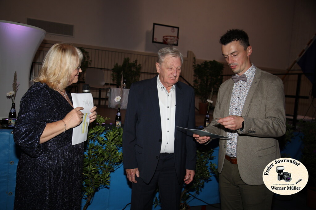 2025-10-18-WEM-629dc8ea8278887d47a.jpg