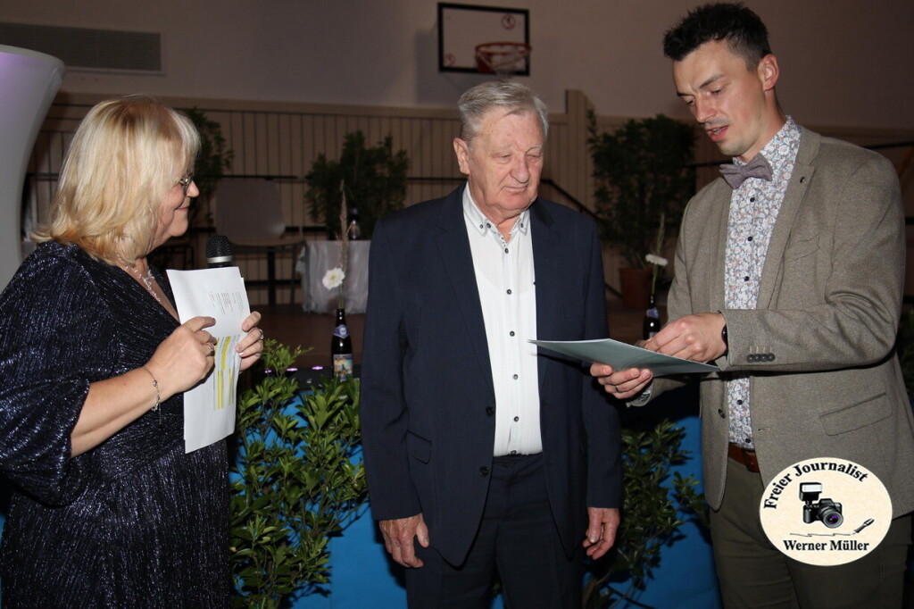 2025-10-18-WEM-630c2f3d743a8f15bf2.jpg