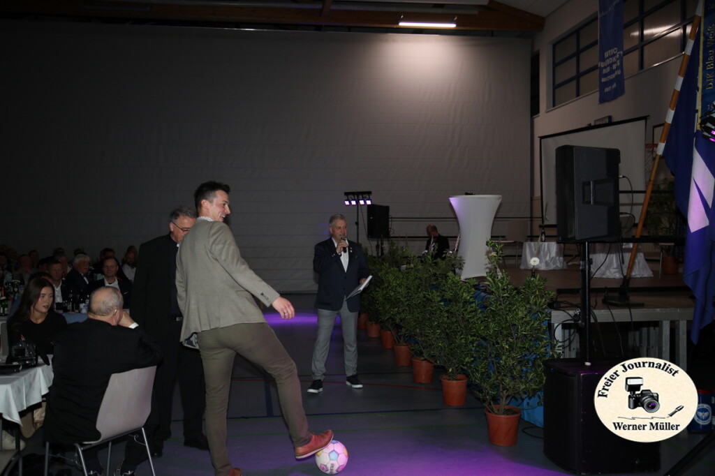 2025-10-18-WEM-70164fcdf6578628718.jpg