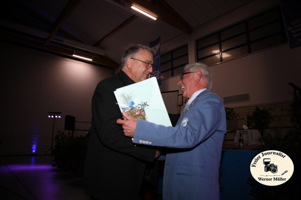 2025-10-18-WEM-74026149d9391dcc826.jpg