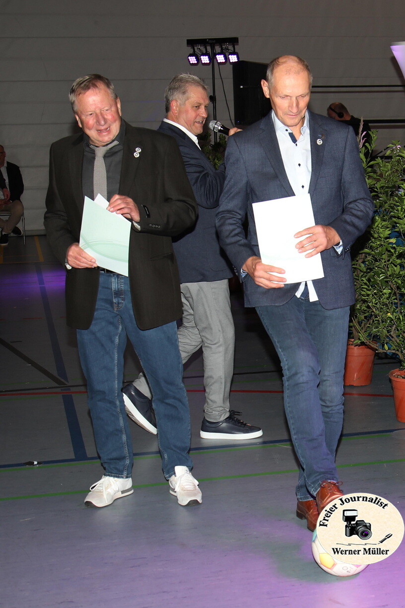 2025-10-18-WEM-7886f497c49afe0473d.jpg