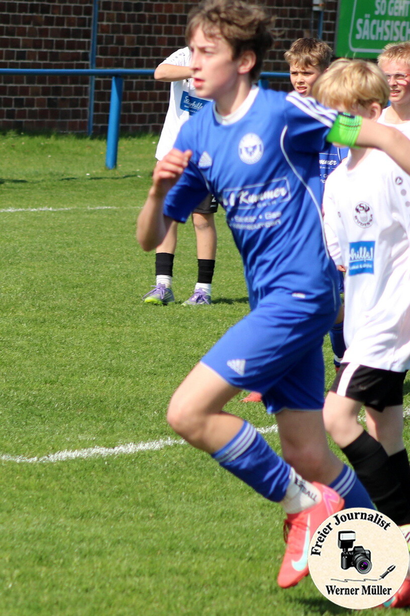 2026-04-18-MK-0446d804f43aea0c4b4.jpg