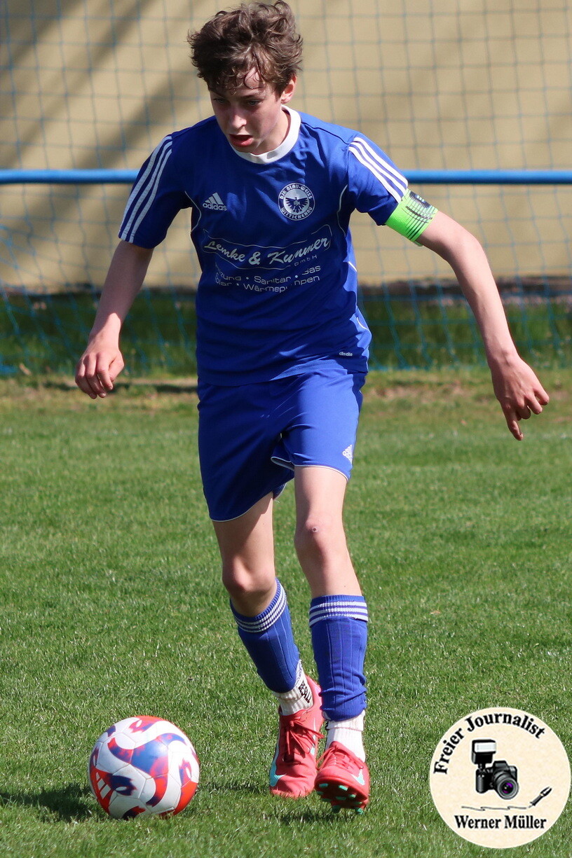 2026-04-18-MK-048469579fecf74f6f2.jpg