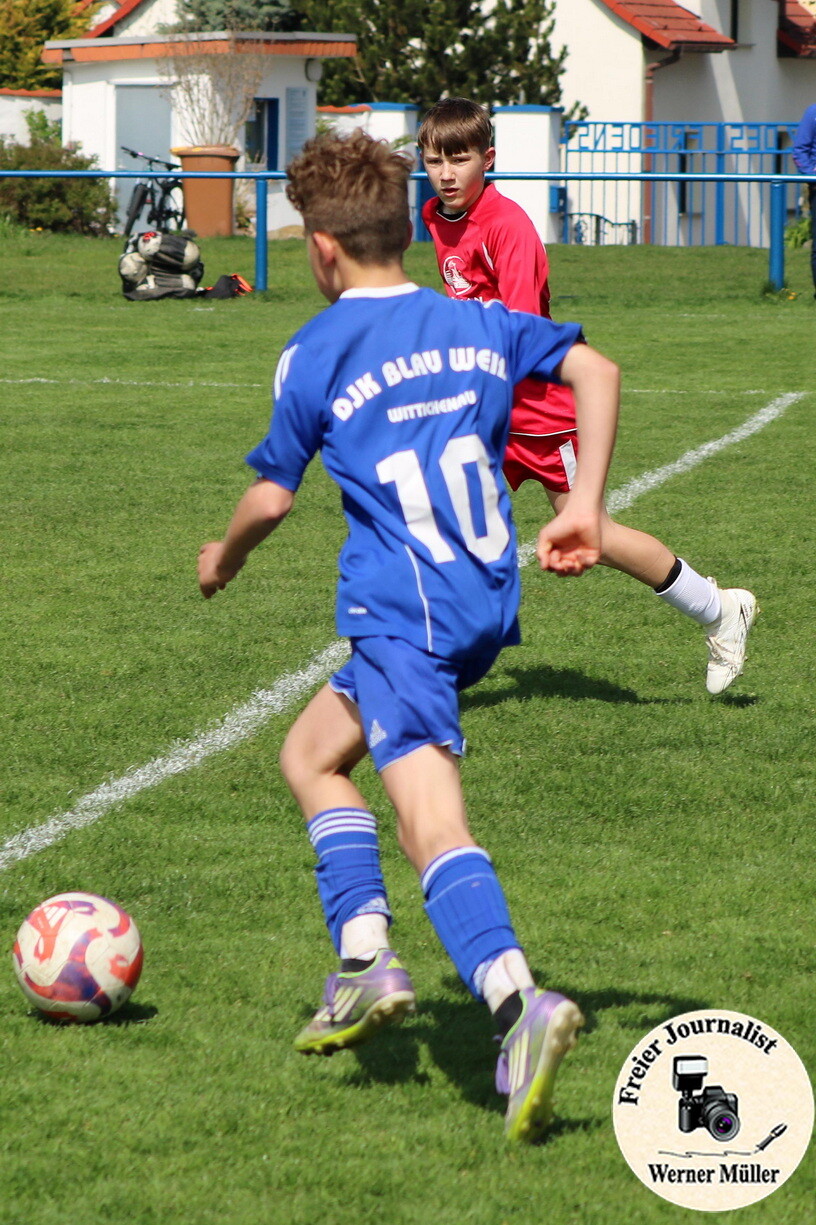 2026-04-25-MK-043bdca35f7eb3489fa.jpg
