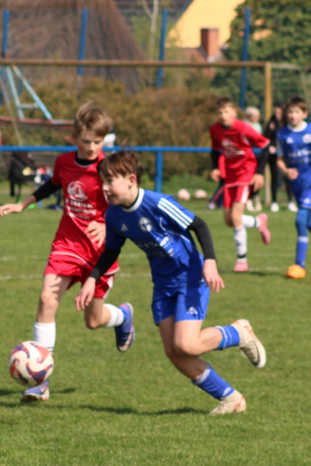 2026-04-25-MK-050a93aec625db4d28b.jpg