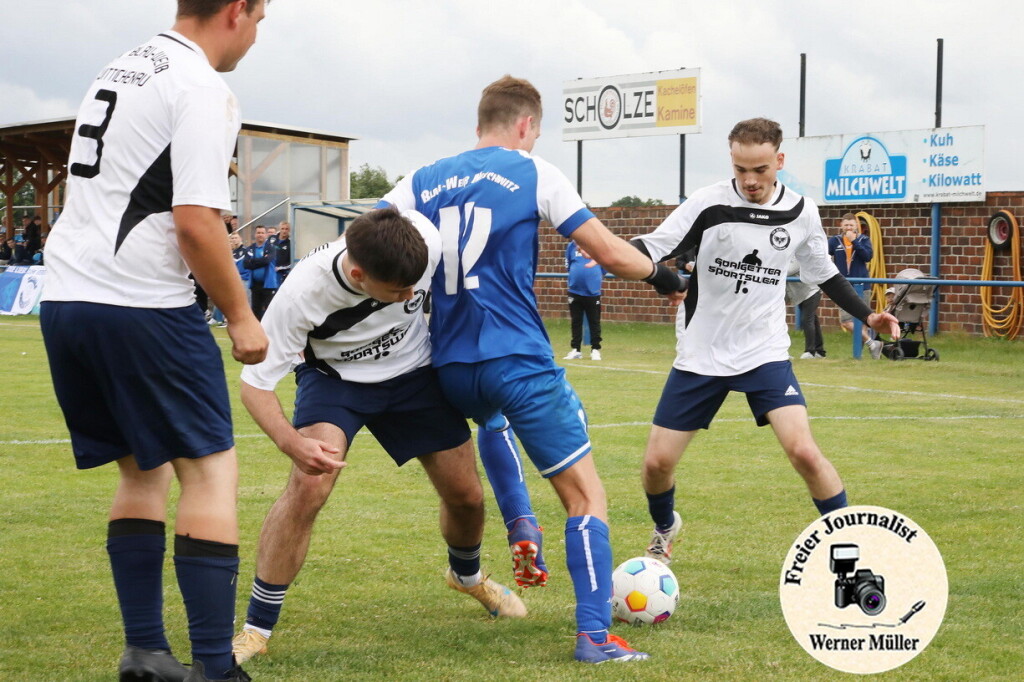 2026-06-13 SpG Wittichenau 2 OlingSkaska in wei0- SV Blau Wei Neschwitz in blau3:3 (1:0)Foto: Werne Mller